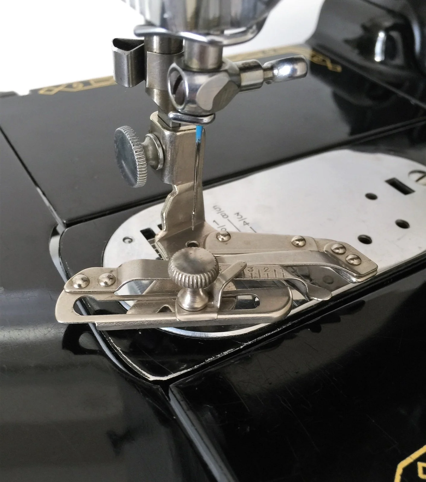 Singer Sewing Machine Low Shank Adjustable Hemmer Foot Attachment Simanco 35931 - Image 2
