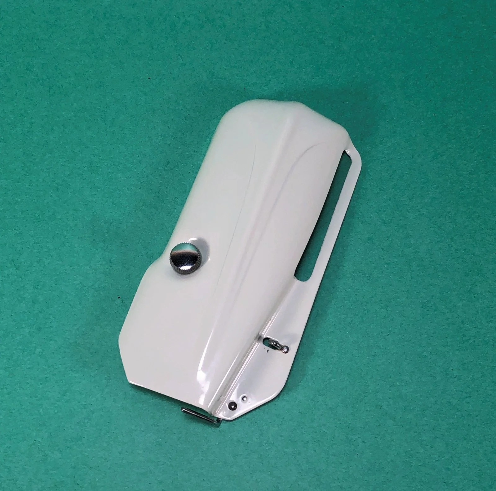 Singer White 221K Featherweight Side Face Plate Cover w Thumb Screw Simanco